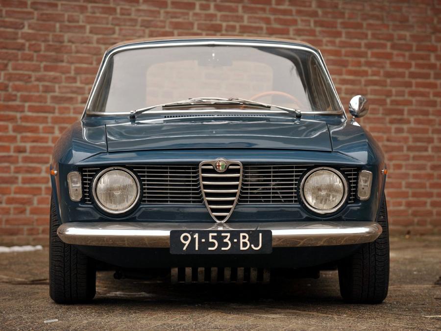  Alfa Romeo Giulia GTC (105.25) 1964 года  (фото 5 из 16)
